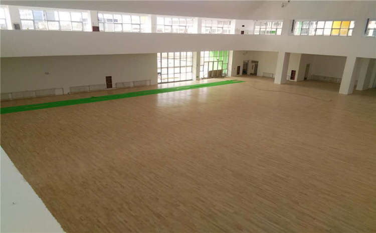 松木運(yùn)動(dòng)體育地板市場價(jià)格表