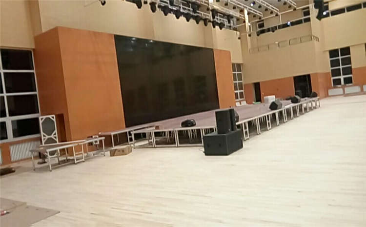怎么翻新？籃球運動木地板賽事