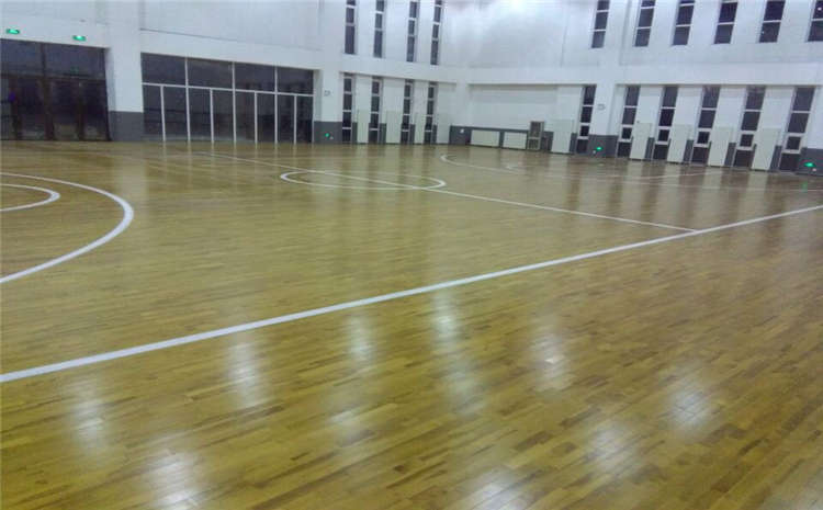 楓樺木羽毛球館木地板哪個品牌好？